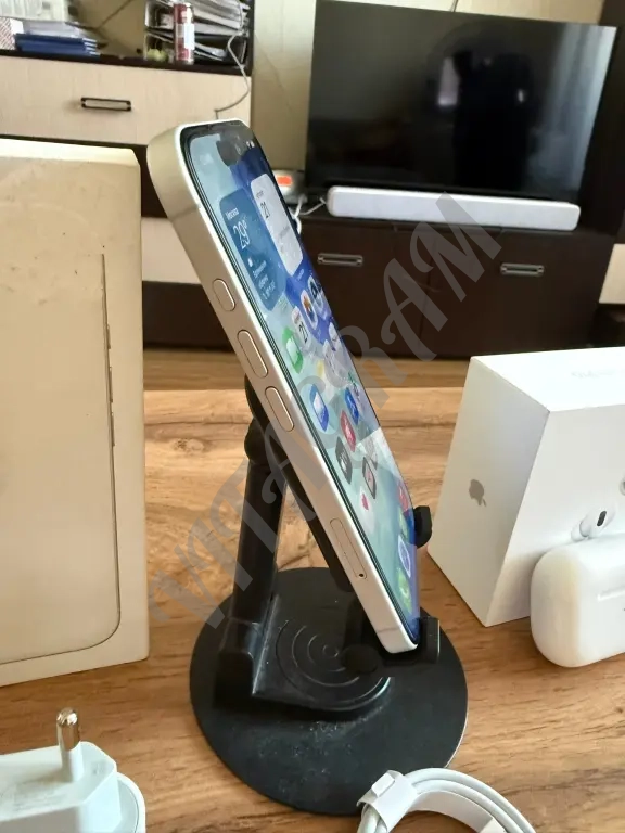 Телефон iPhone 16 128
