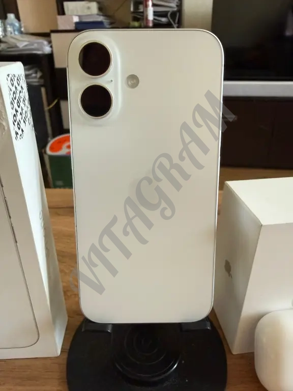Телефон iPhone 16 128