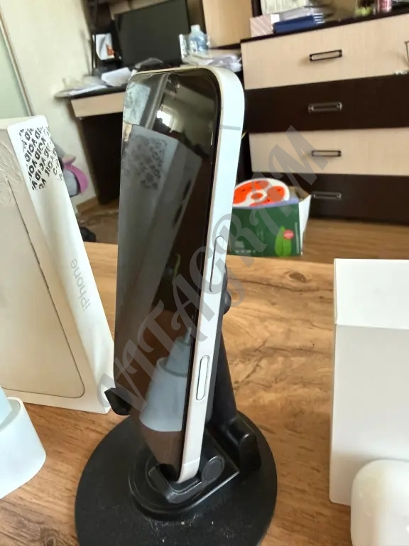 Телефон iPhone 16 128