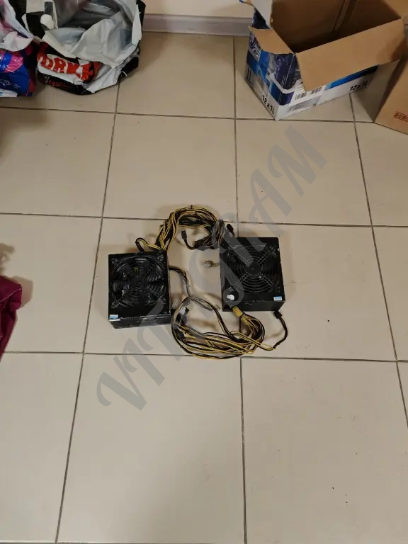 Блок питания ZQ 1600W и другой для майнинг фермы