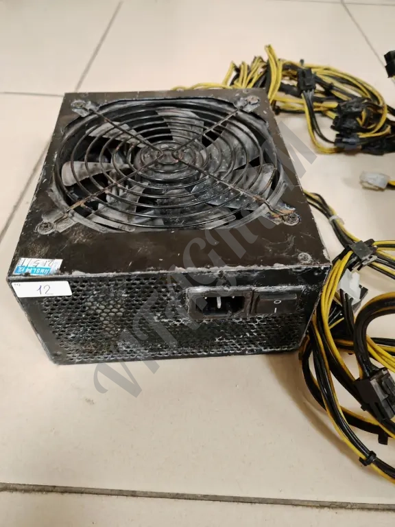 Блок питания ZQ 1600W и другой для майнинг фермы