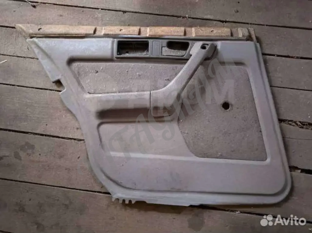 Обшивка двери задней левой бмв е34