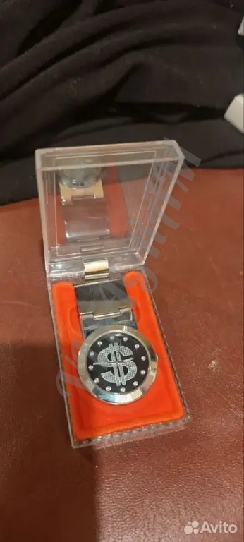 Клипса для денег с часами