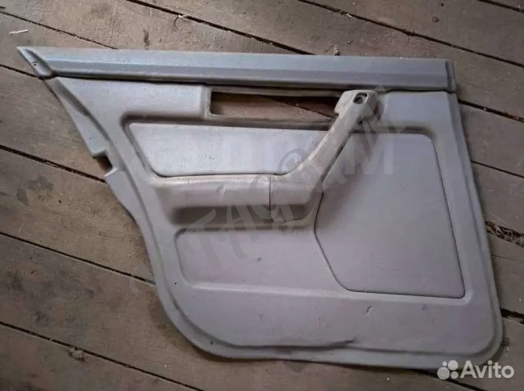 Обшивка двери задней левой бмв е34
