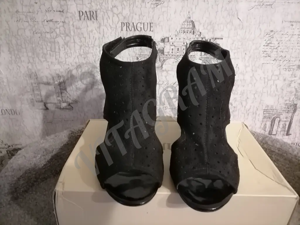 Босоножки, туфли 40 р