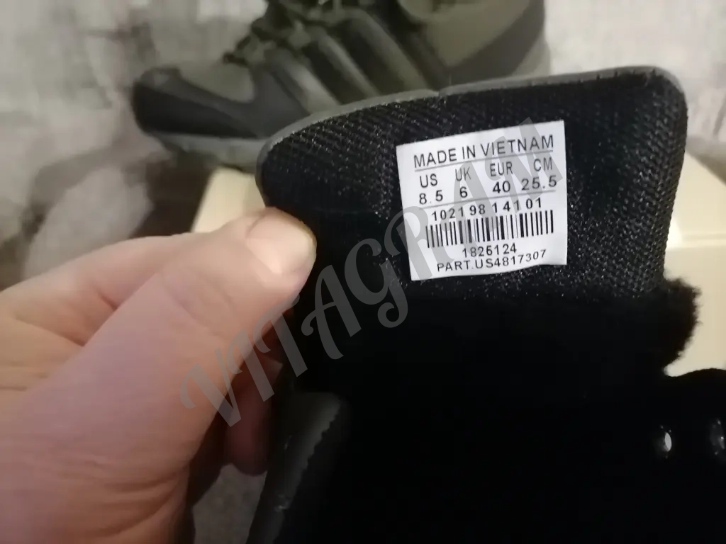 Зимние кроссовки Adidas, 37-37.5