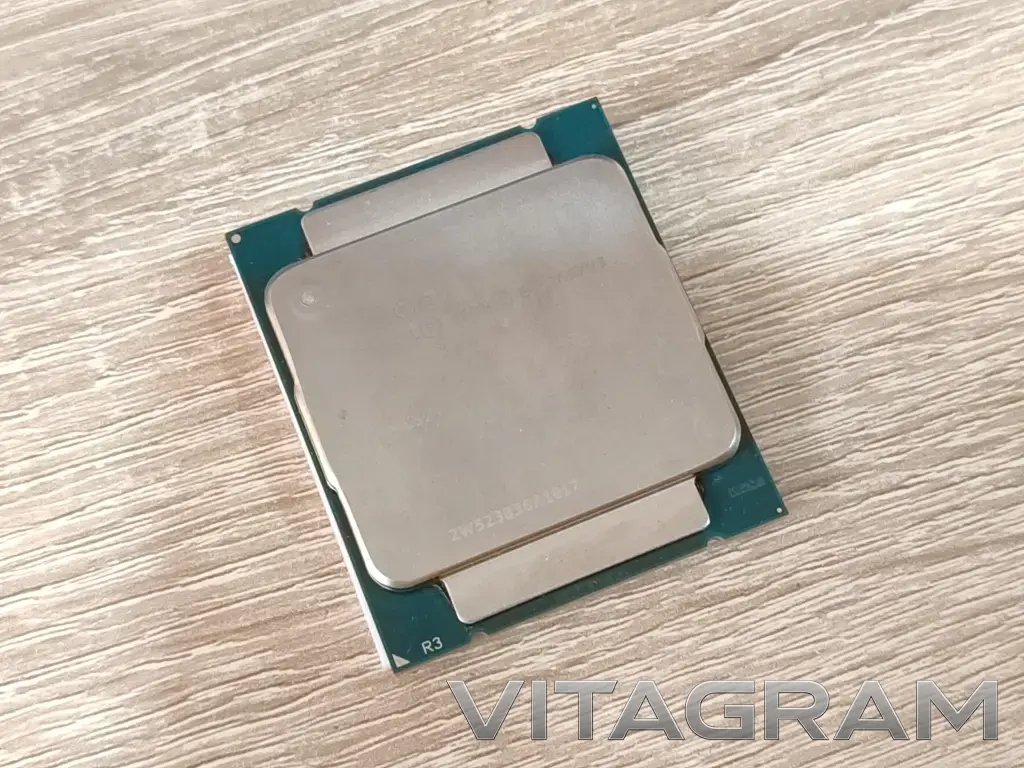 Процессор Intel Xeon 2667v3 8/16