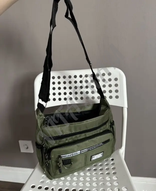 Сумка мужская через плечо зеленая новая