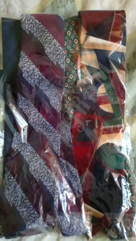 Галстуки мужские в отличном состоянии