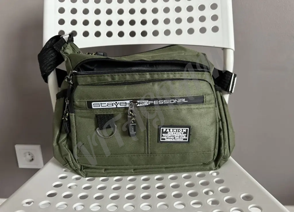 Сумка мужская через плечо зеленая новая