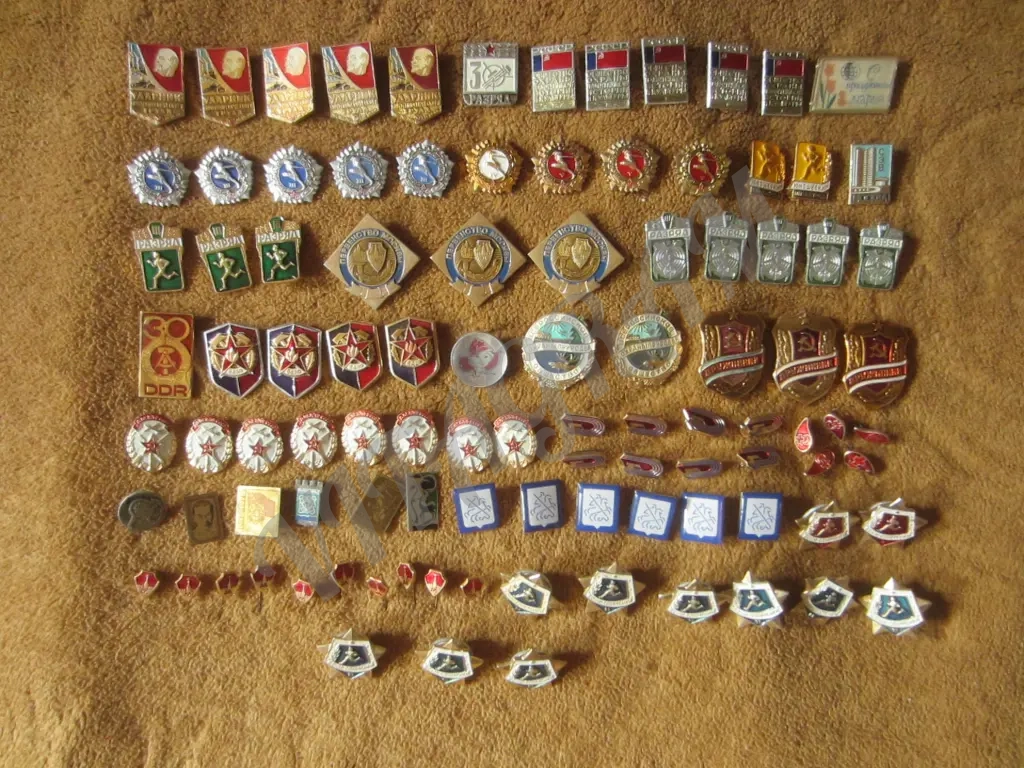 Значки набор 100 штук