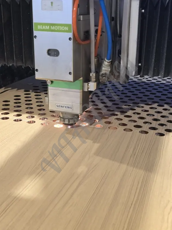 Лазерная резка и гибка металла.