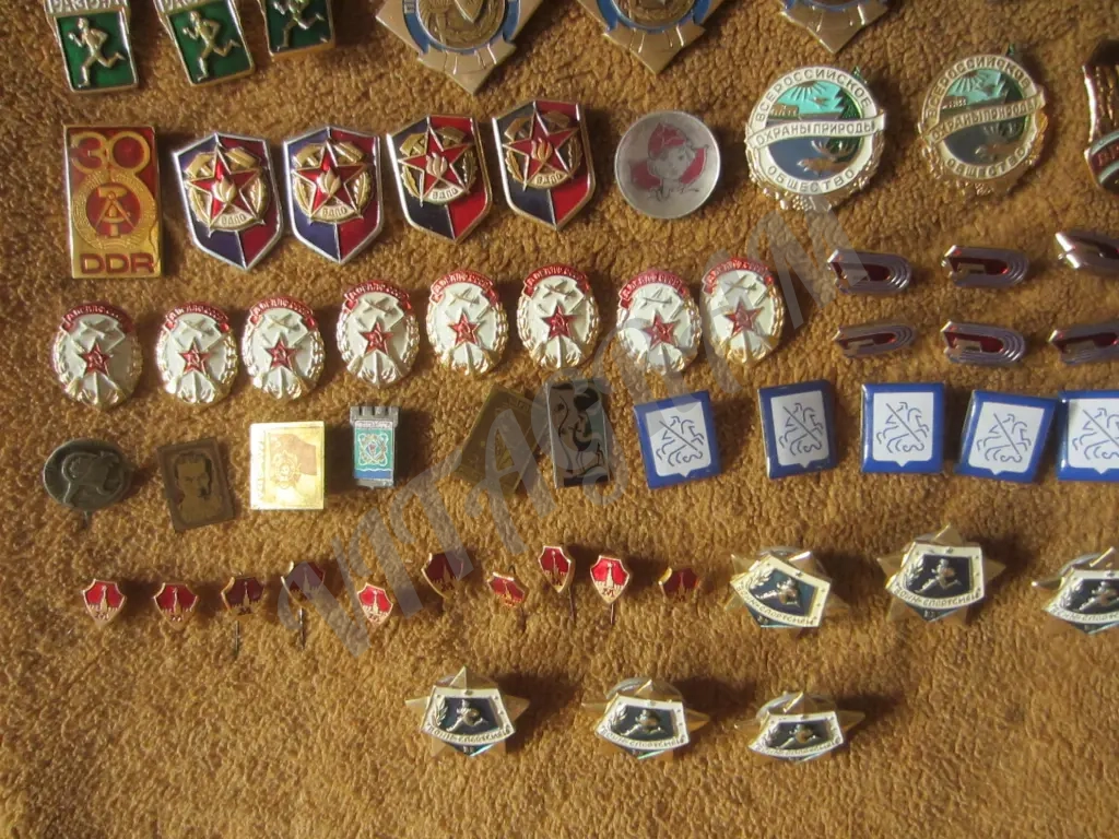 Значки набор 100 штук