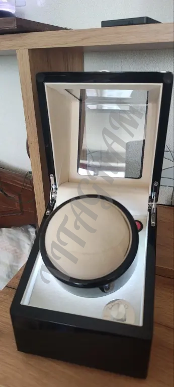 Виндер Шкатулка для часов Черный Рояльный лак