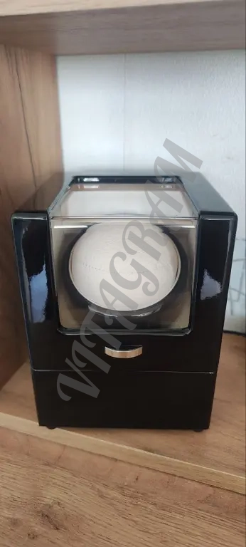 Виндер Шкатулка для часов Черный Рояльный лак