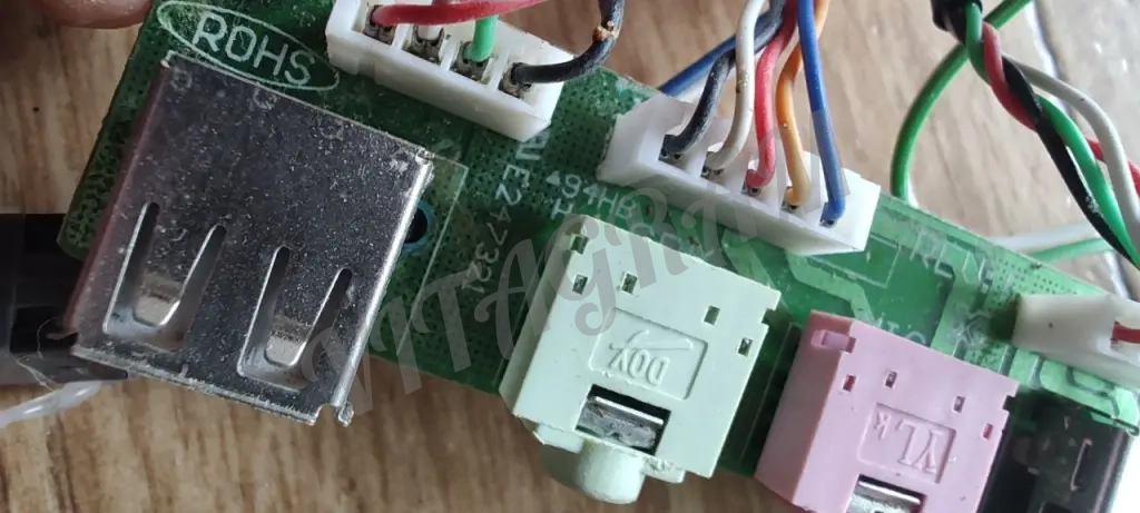 Фронтальная плата с USB и аудиомикрофон, наушники