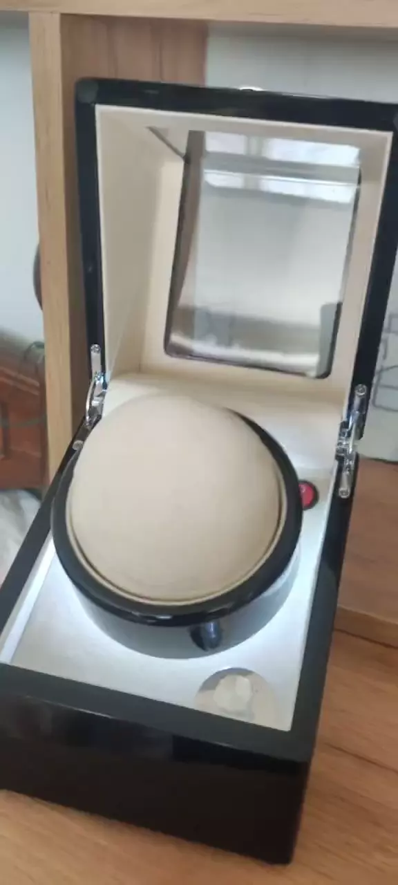 Виндер Шкатулка для часов Черный Рояльный лак