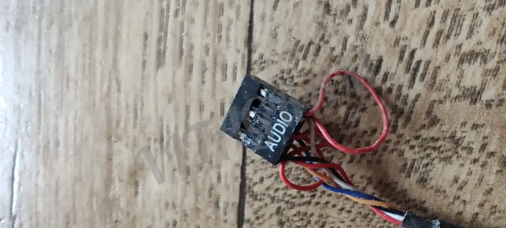 Фронтальная плата с USB и аудиомикрофон, наушники