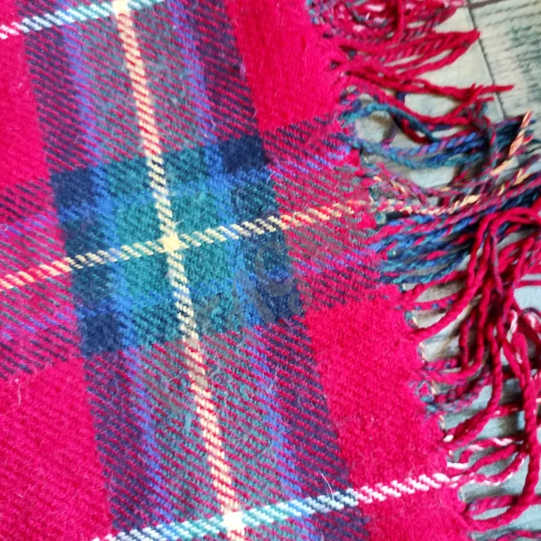 Плед палантин красный в клетку от Oysho