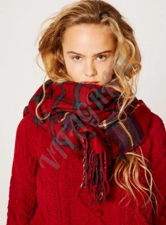 Плед палантин красный в клетку от Oysho