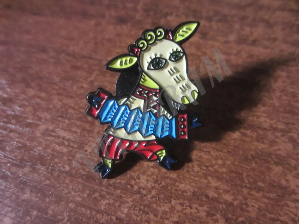 Комплект значков. 5 штук молочные продукты "Сарафаново".