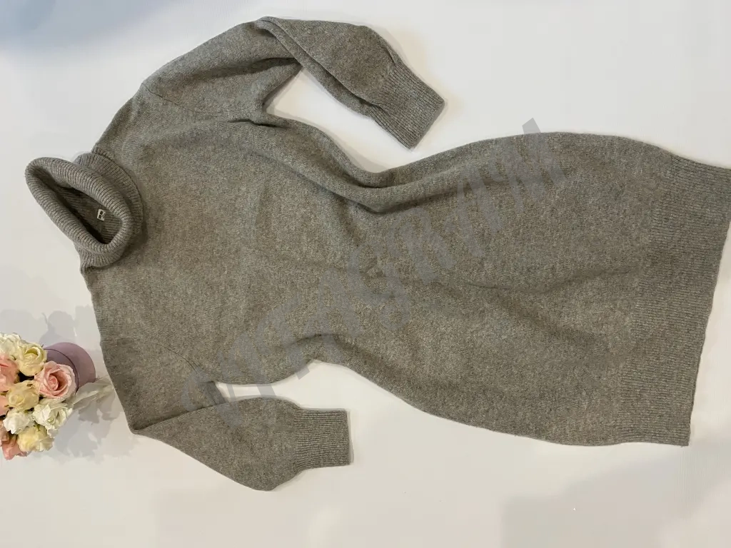 Платье Uniqlo шерсть натуральная оригинал