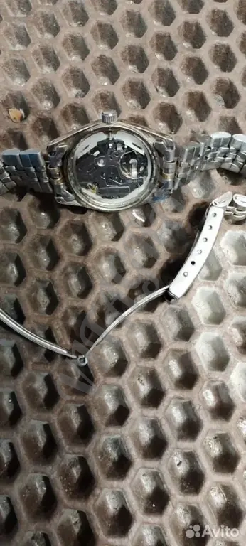 Часы Q & Q water resist женские с секунд стрелкой