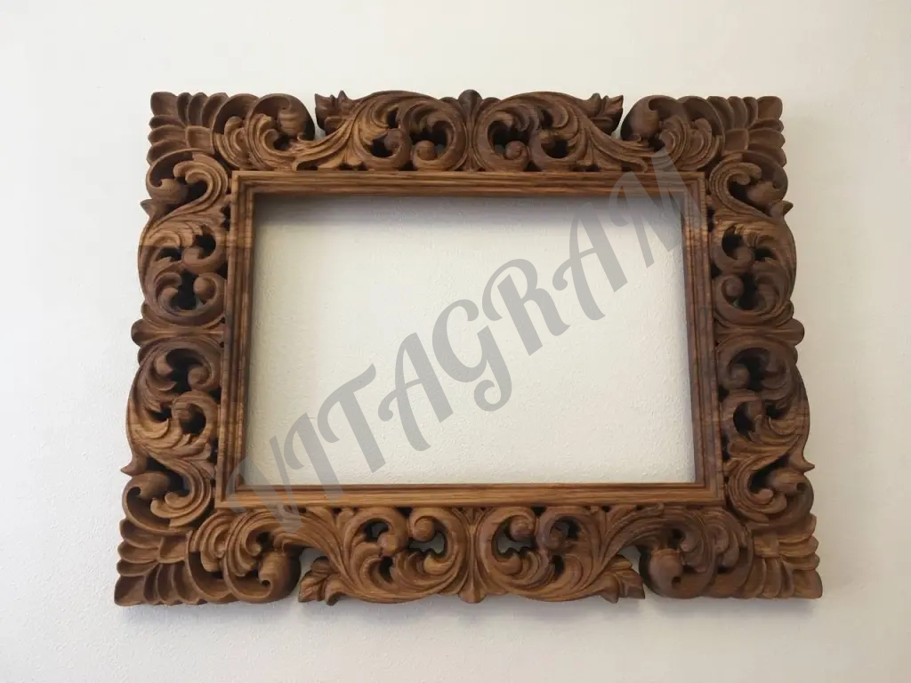 Резная рамка из дуба "Прага"