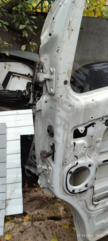 Дверь боковая передняя правая MB SprinterW906