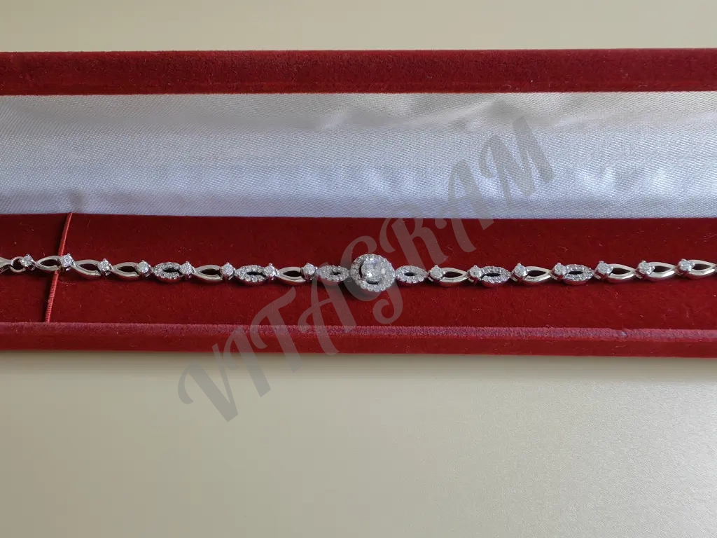 Серебряный браслет с цирконами