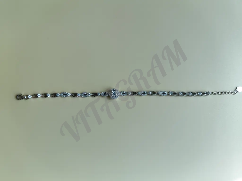 Серебряный браслет с цирконами