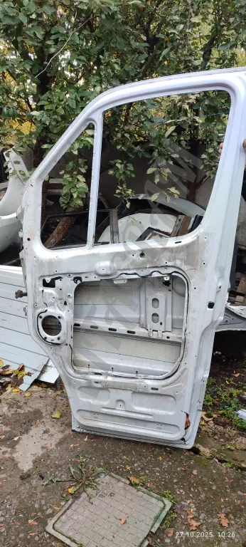 Дверь боковая передняя правая MB SprinterW906