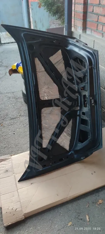 Крышка Багажника Mercedes 124