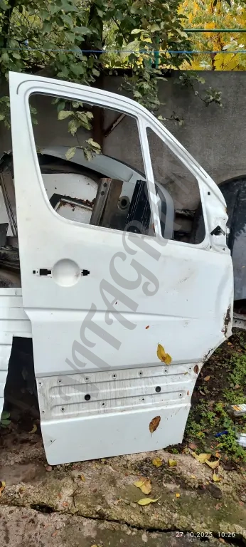 Дверь боковая передняя правая MB SprinterW906