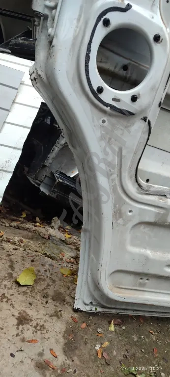 Дверь боковая передняя правая MB SprinterW906