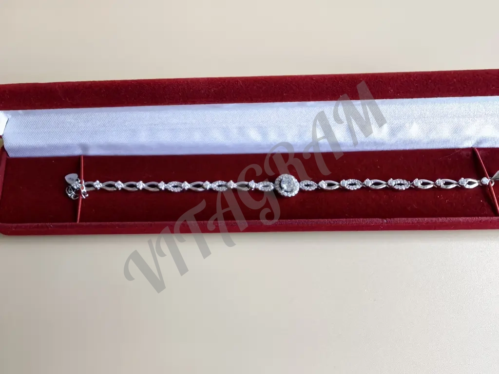 Серебряный браслет с цирконами