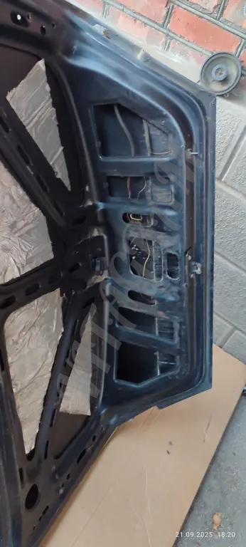 Крышка Багажника Mercedes 124