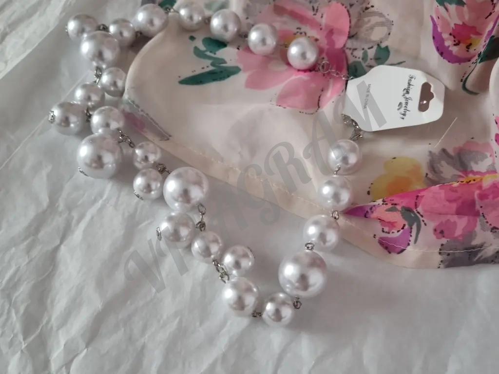 Колье бусы бижутерия