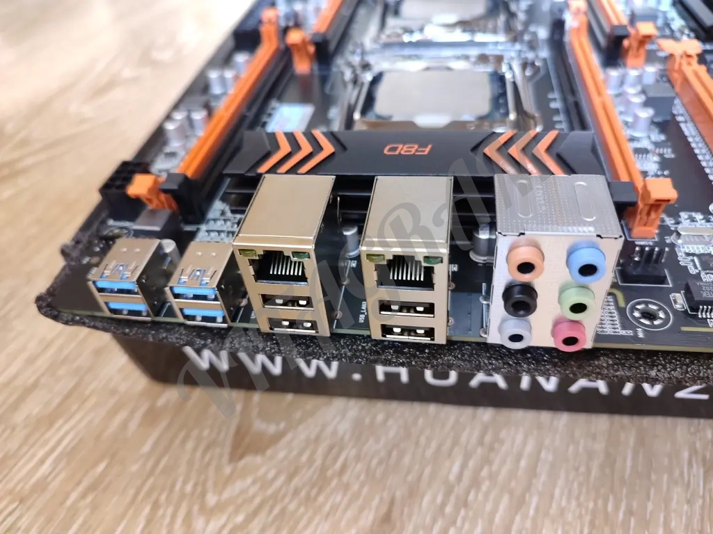 Двухпроцессорная мaтepинкa, 2*2690 v4 14/28, 16Гб