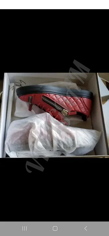 Кроссовки женс Giuseppe Zanotti 39.5р. новые Италия