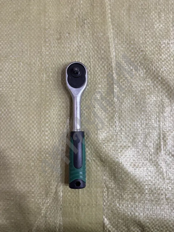 Трещотка 1/4 24 зуба новые