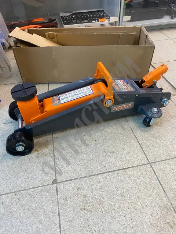 Подкатной домкрат Ombra OHT203 3 т, увеличенная высота подъема 192-533 мм 55404