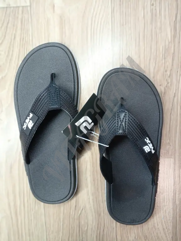 Сланцы мужские новые