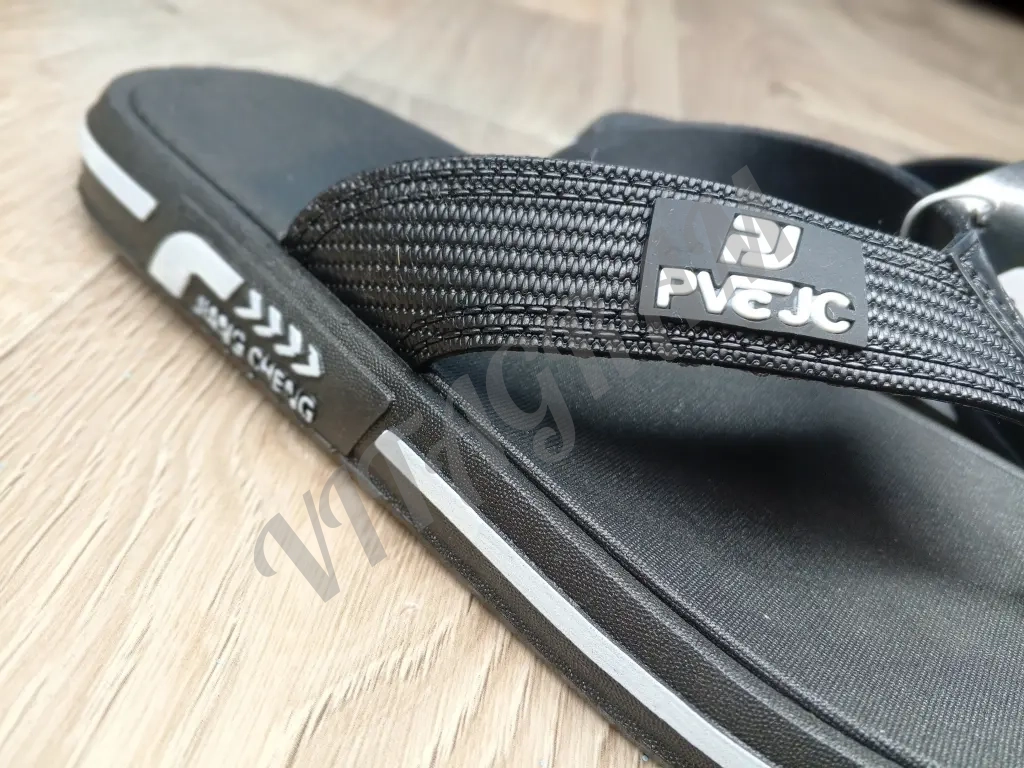 Сланцы мужские новые