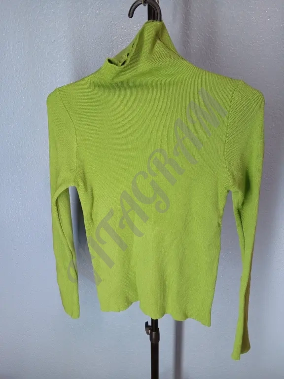 Водолазка в рубчик женская