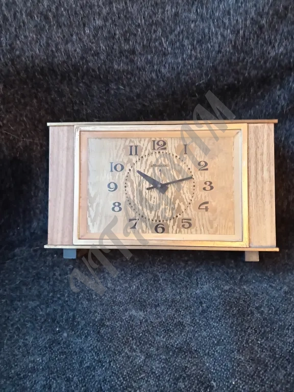 настольные часы молния ссср