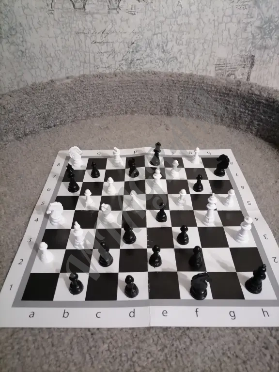 Шахматы миниатюрные