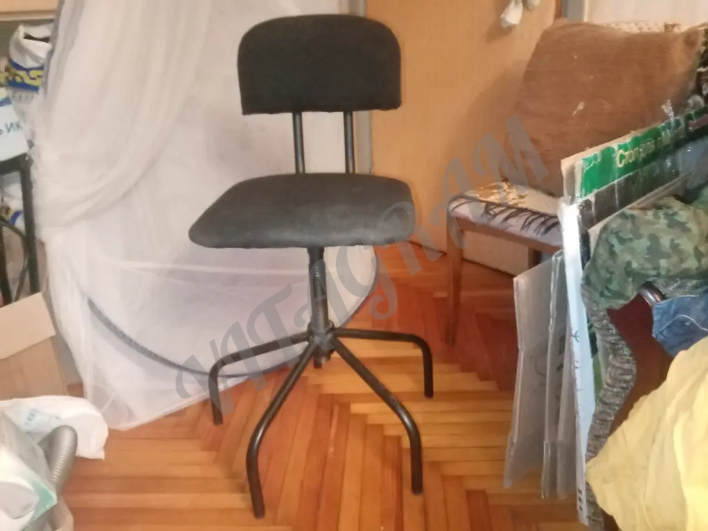 Стул винтовой для швеи