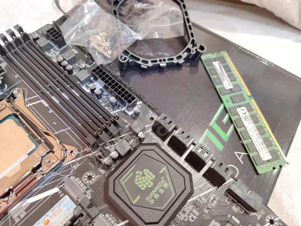 Koмплeкт мaтepинкa, Xеоn 2673 v4 20/40, 16Гб