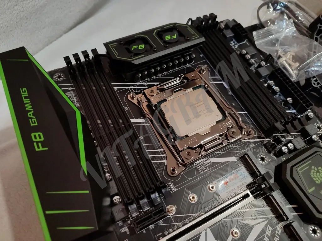 Koмплeкт мaтepинкa, Xеоn 2673 v4 20/40, 16Гб